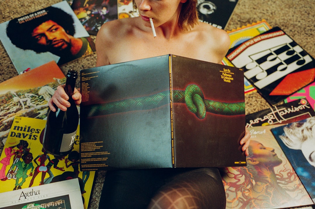 Ghidul colecționarului de viniluri: Cum să păstrezi valoarea discurilor