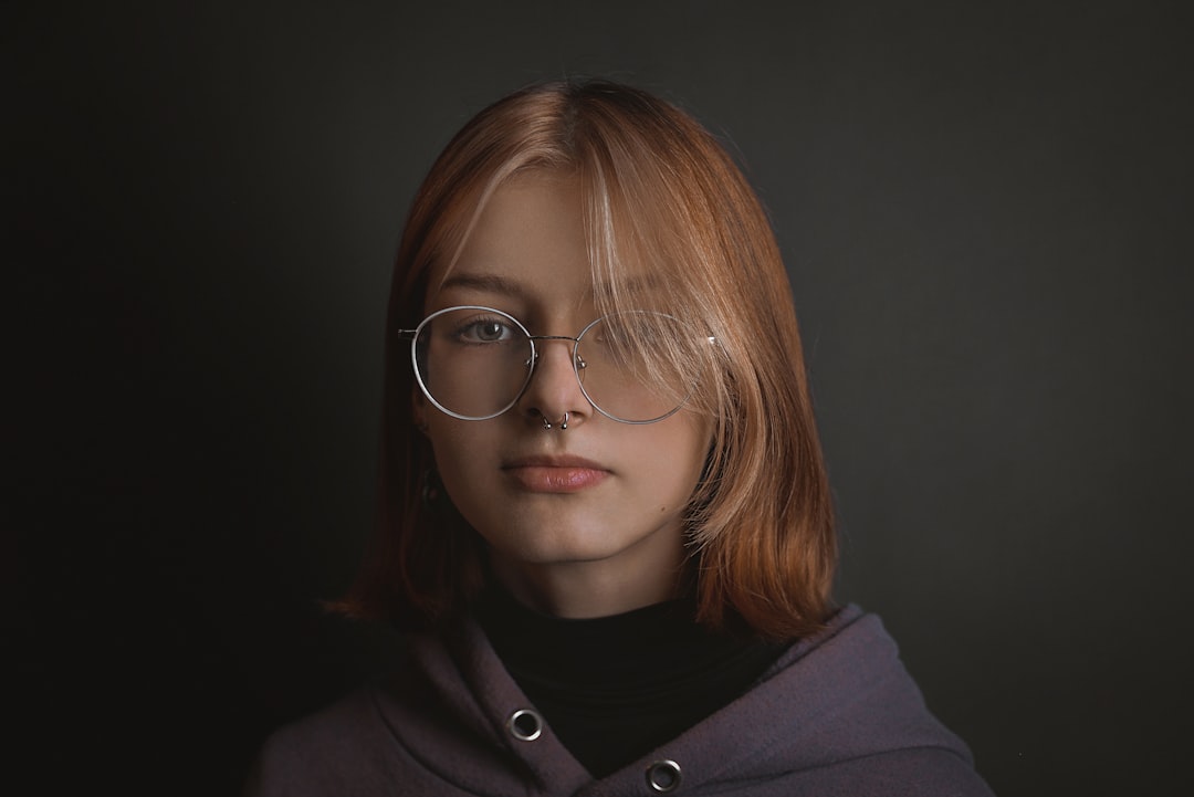 Tutorial: Desenează un portret realist al idolului tău