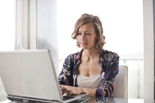 Parolă puternică versus manager de parole: ce te protejează cu adevărat online
